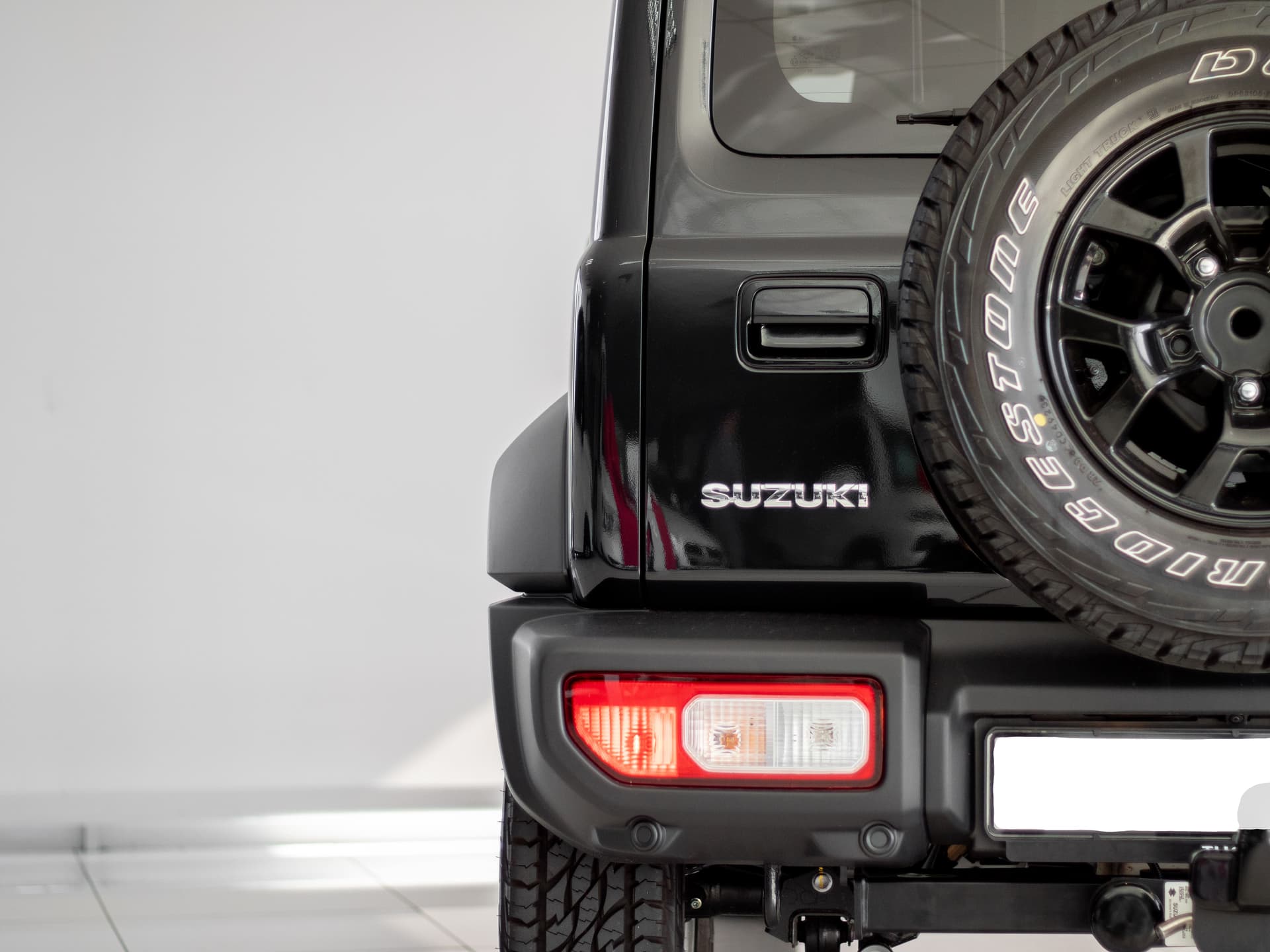 Suzuki Jimny 5-door Suzuki Jimny 1.5 GLX 5MT 5Dr