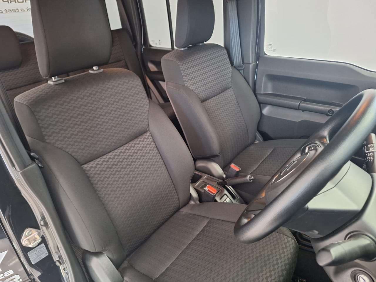 Suzuki Jimny 5-door Suzuki Jimny 1.5 GL 5Dr